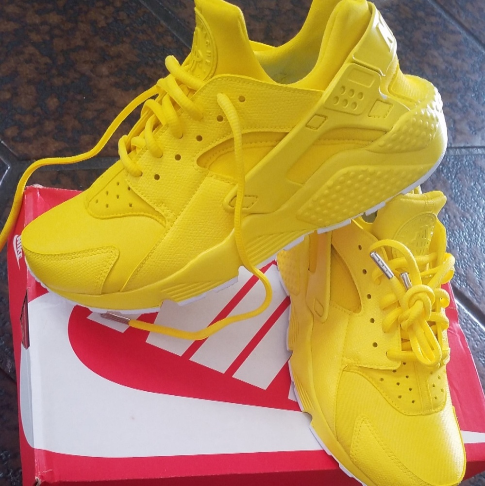 Custom yellow huarache